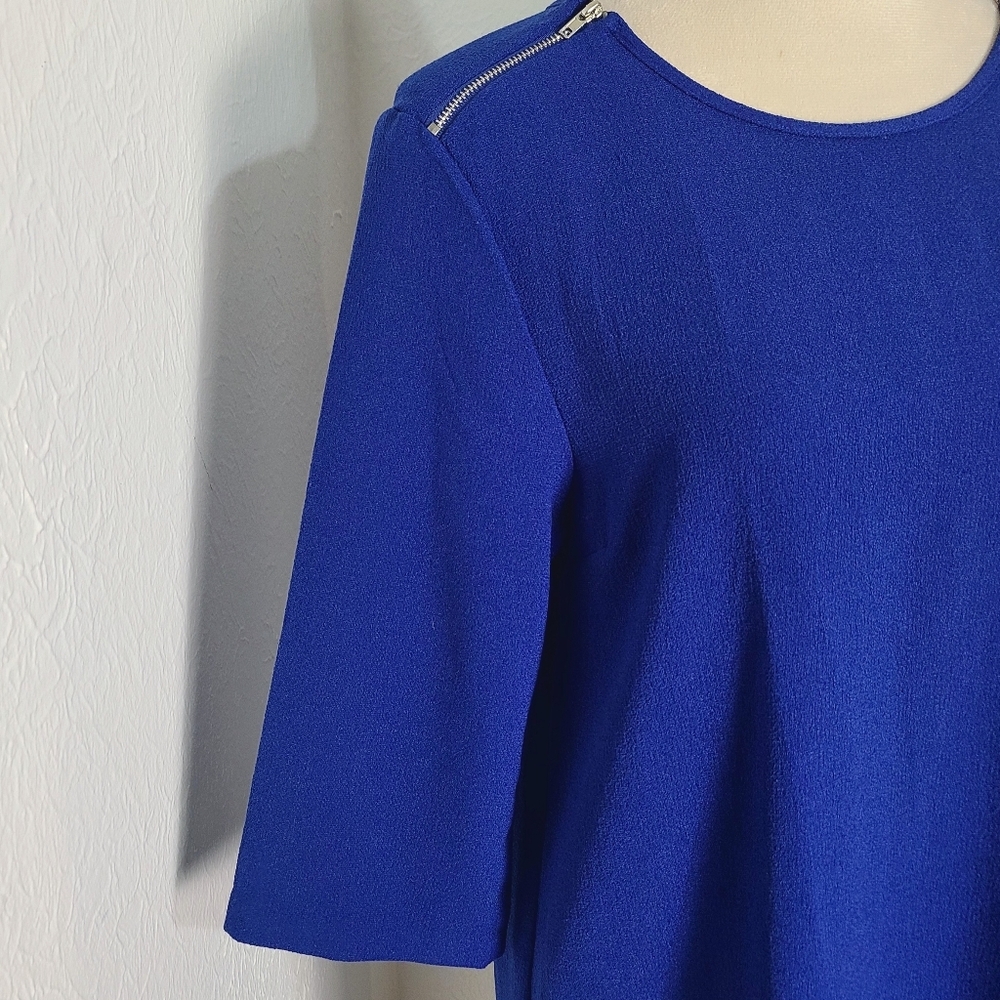 Umgee Royal Blue Dress, Pleated in the Back, Zippers on Shoulders, Size Large - Picture 6 of 10
